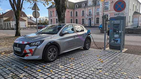Nouvelles bornes de recharge pour véhicules électriques